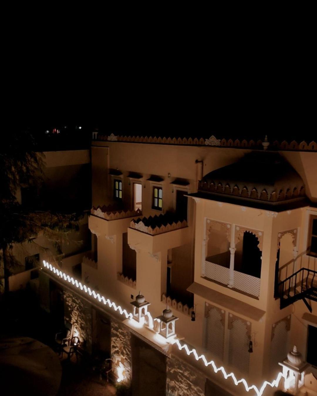 Garh Madan Heritage Guest And Restaurant Homestay *