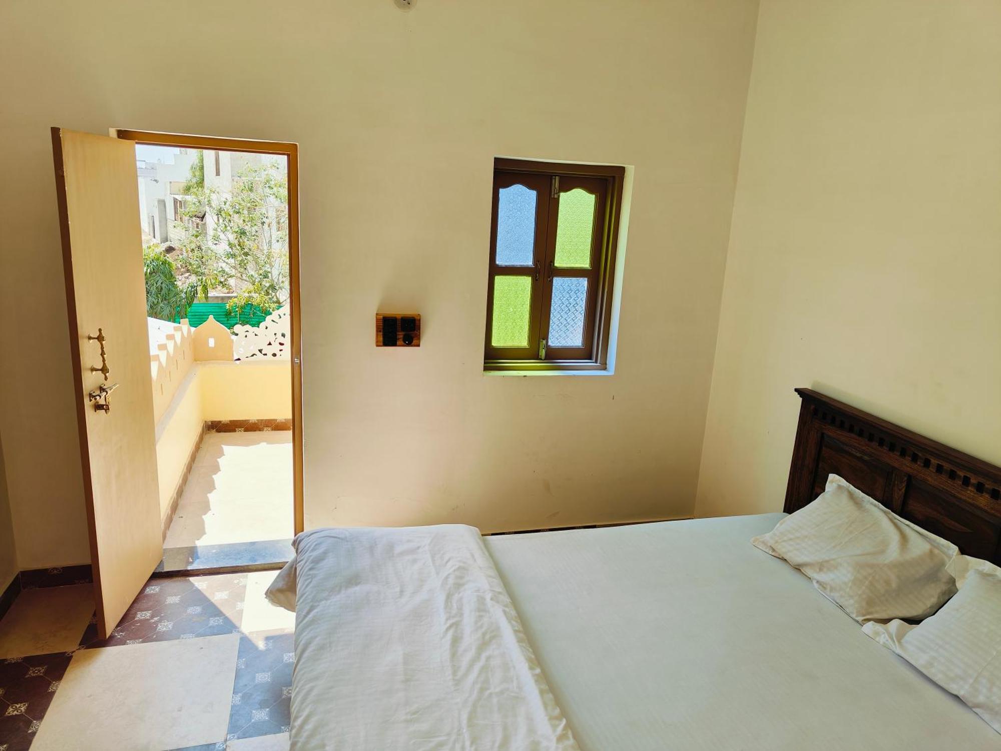Homestay Garh Madan Heritage Guest And Restaurant